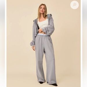 New NYLORA ESTELLE PANTS WASHED GREY
$168 Lounge Pants current season